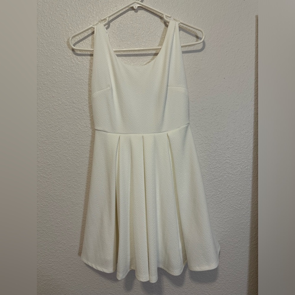 WMNS WHITE DRESS